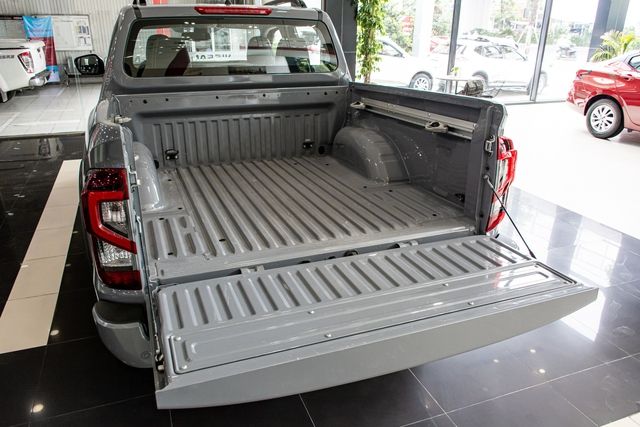 Nissan Navara 2022 đã có mặt tại các đại lý tại Việt Nam: Cải tiến động cơ, trang bị không thay đổi, giá dự kiến tăng nhẹ - Hình 4.