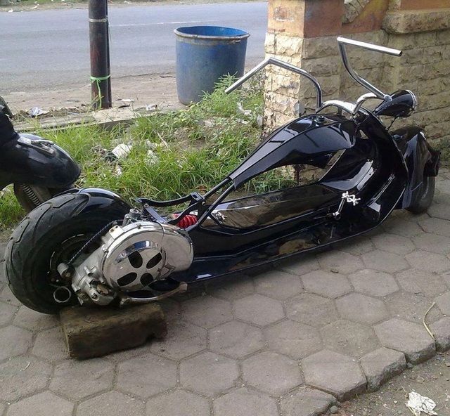 Biến hóa độc đáo trên chiếc Vespa: Từ xe tăng, xe một bánh đến việc sáng tạo với thân tre... - Hình 16.