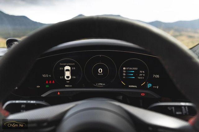Đánh giá Porsche Taycan: Pin đầy, có thể đi được gần 500km, với một tùy chọn có thể khiến bạn say mê - Ảnh 9.