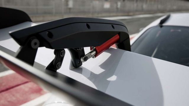 Khám phá gần hơn Porsche 911 GT3 RS thế hệ mới - Hình ảnh 5.