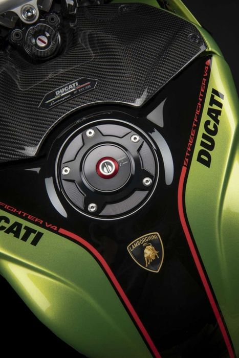 Ducati giới thiệu phiên bản giới hạn Lamborghini 2022 của Streetfighter V4 - Hình ảnh 8