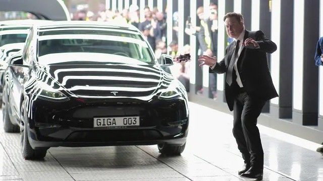 Mặc cho dây chuyền sản xuất gặp khó khăn, lợi nhuận của Tesla vẫn tăng trưởng vượt bậc  - Ảnh 1.
