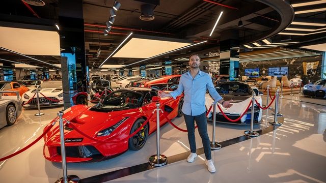 Bên trong showroom chuyên bán siêu xe độc đáo và xa xỉ ở Dubai - Ảnh 1.