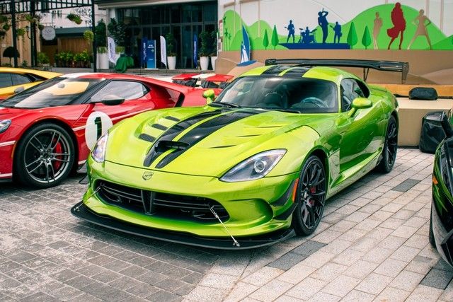 'Siêu con rắn' Dodge Viper ACR Snakeskin độc nhất Việt Nam: Giới hạn 31 chiếc trên toàn thế giới, có tiền cũng khó mua - Ảnh 1.