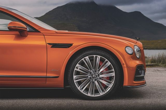 Ảnh chi tiết của Bentley Flying Spur Speed - dòng sedan 4 cửa nhanh nhất - Ảnh 10.