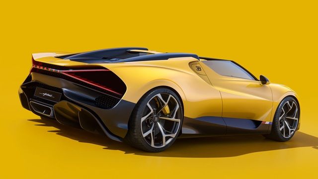 Bugatti W16 Mistral Roadster - siêu xe cuối cùng với động cơ 16 xi lanh từ Bugatti, có giá 5 triệu USD - Hình 2.