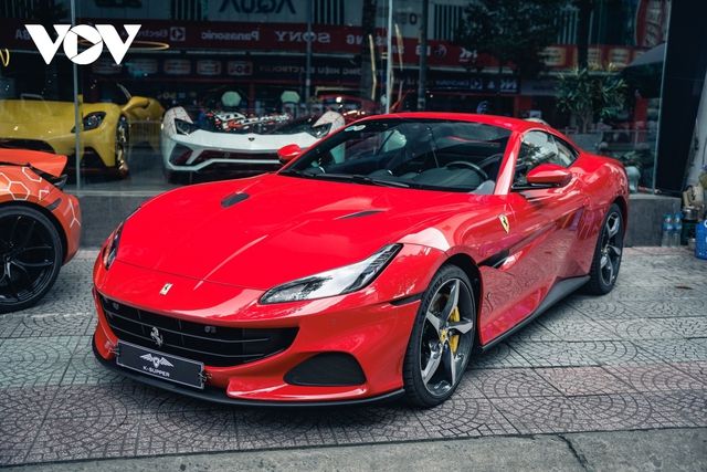 Lần đầu tiên chứng kiến Ferrari Portofino M với giá hơn 15 tỷ đồng tại Việt Nam - Hình 1.