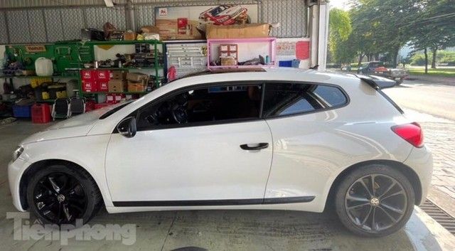 Siêu xe Volkswagen Scirocco được độ bởi nhà vô địch trong giải đua xe sa hình - Hình 2.