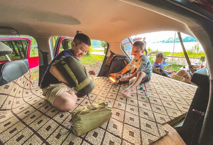Lão Nông thú vị với VinFast Fadil dành cho cuộc sống ngoài trời: 'Tạo điều kiện cho con cháu chơi đùa' - Ảnh 14.