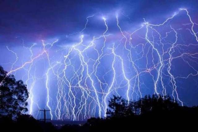Trong thời kỳ giá cả leo thang, mặc dù xăng tăng với tốc độ chóng mặt, vẫn có một nơi mà giá xăng lại rẻ hơn cả... nước lọc: Một lít xăng chỉ với 500 đồng - Ảnh 4.