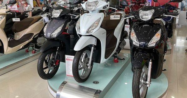 Rời 'bữa tiệc xe hơi sang trọng', Honda Vision tiếp tục giảm thêm 5 triệu đồng tại đại lý, Honda Lead, Air Blade... dần hạ nhiệt - Ảnh 1.
