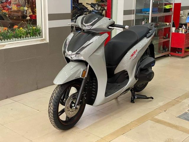 Honda SH 350i giảm giá mạnh, hấp dẫn người tiêu dùng