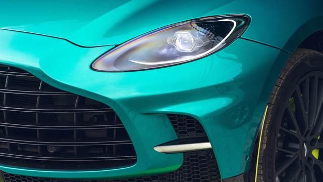 Aston Martin giới thiệu SUV siêu sang nhanh nhất thế giới - Hình 3.