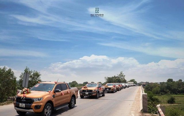 Đám cưới với việc 30 xe bán tải rước dâu tại Nghệ An: Ý tưởng độc đáo từ bố mẹ chồng - Ảnh 2.