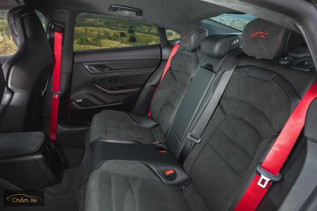 Đánh giá Porsche Taycan: Pin đầy, có thể đi được gần 500km, với một tùy chọn có thể khiến bạn say mê - Ảnh 7.