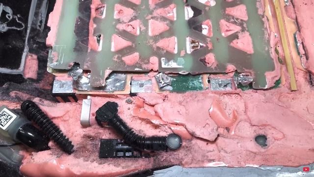 iPhone của bạn được sản xuất tại Trung Quốc và trong tương lai, có thể các dòng xe điện cũng sẽ theo cùng mô hình - Ảnh 2.