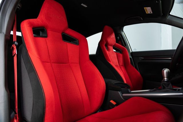 Ra mắt Honda Civic Type R thế hệ mới: Mạnh mẽ chưa từng thấy, vẫn giữ hộp số sàn - Ảnh 10.