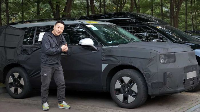 Hyundai Santa Fe thế hệ mới ra mắt công khai lần đầu: Thiết kế vuông vắn hơn, cập nhật nhiều chi tiết mới - Hình 1.