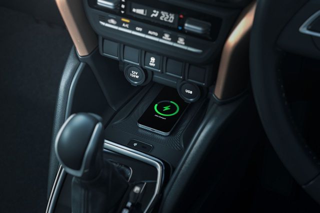 Suzuki Grand Vitara 2023 chính thức ra mắt: Cả nội thất lẫn ngoại thất gần như trùng hợp hoàn toàn với Toyota Hyryder - Hình 8.