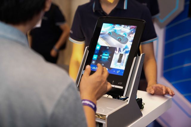 VinAI tuyên bố về 2 sản phẩm hỗ trợ lái xe an toàn, xe điện VinFast như một con hổ mạnh mẽ với thêm cánh - Ảnh 6.