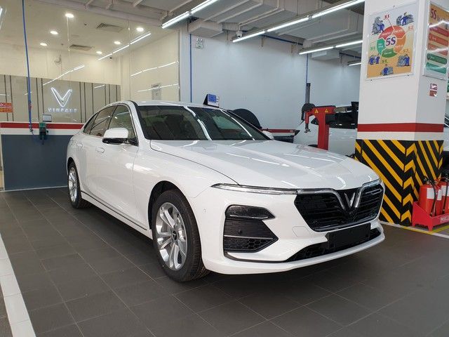 VinFast Lux A2.0 giá chỉ từ 500 triệu đồng - Ưu đãi cuối cùng cho xe xăng 'made in Vietnam' - Ảnh 2.