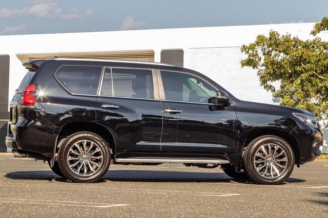 Cuồng Toyota, chủ xe đã kỳ công độ Lexus GX 460 thành Land Cruiser Prado - Ảnh 6.