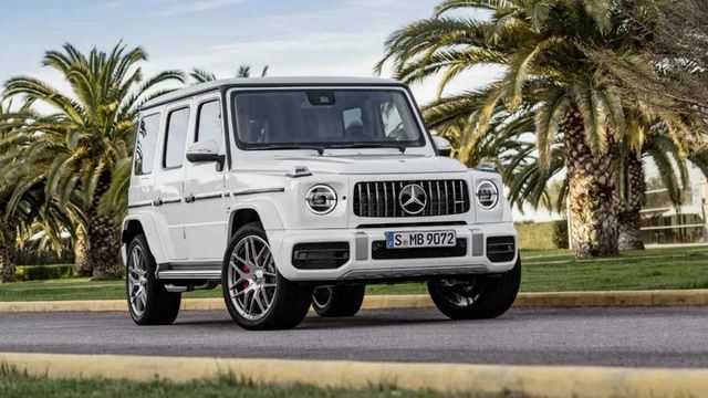 Người giàu nhất châu Á: Vệ sĩ lái Mercedes-AMG G 63 trị giá 1,2 triệu, chủ đi Rolls-Royce Cullinan 2 triệu USD - Ảnh 2.
