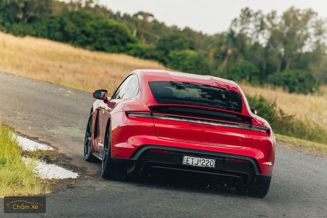 Đánh giá Porsche Taycan: Pin đầy, có thể đi được gần 500km, với một tùy chọn có thể khiến bạn say mê - Ảnh 15.