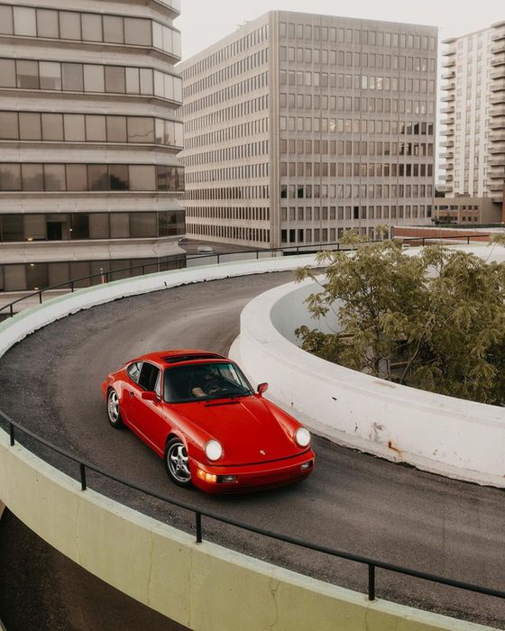 Trao đổi Porsche 911 cổ để có chiếc Subaru với giá rẻ hơn một nửa, chủ xe gây ra cuộc tranh cãi gay gắt - Ảnh 2.