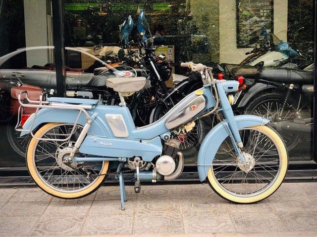 Xe gắn máy đời cổ quý hiếm của dân chơi Hà Nội - Ảnh 1.