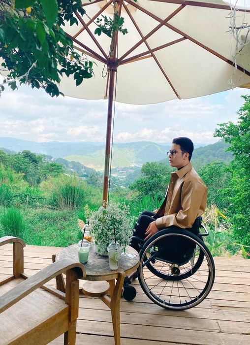 Anh chàng khám phá khắp Việt Nam bằng 'xe lăn': Tạo ra điều kỳ diệu cho bản thân, tự mình xây dựng khu vườn nhỏ mơ ước - Ảnh 1.