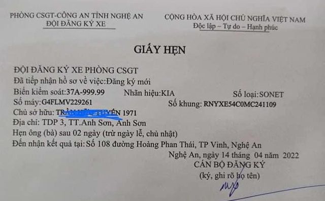 Chủ xe Kia Sonet ở Nghệ An vui mừng khi có biển số ngũ quý 9: 'Tiền để mua biển đắt hơn cả tiền để mua xe' - Ảnh 3.