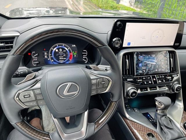 Lexus LX 600 Ultra Luxury nhập khẩu từ người tư nhân đã đến đại lý - Sự lựa chọn cho giới giàu không muốn chờ đợi - Ảnh 2.