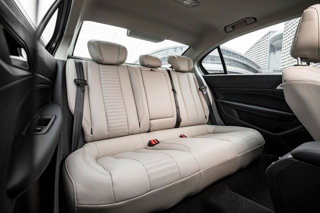 Peugeot 408 mới - Sự thất vọng SUV của người yêu xe Pháp - Ảnh 7.