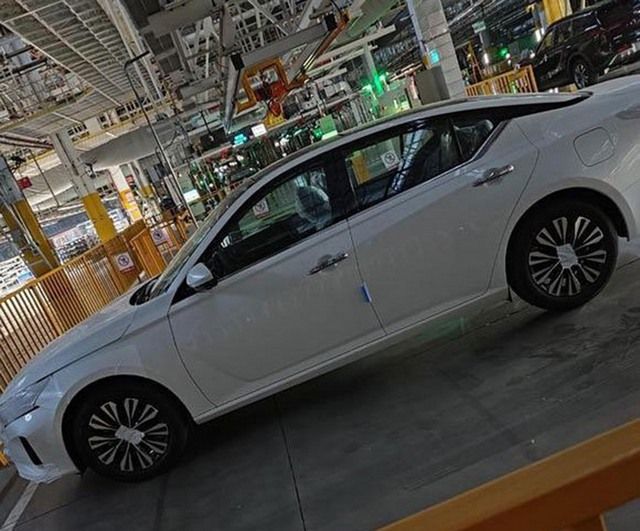Nissan Altima 2023 tiết lộ sớm, liệu có còn đủ sức cạnh tranh với Toyota Camry hay Honda Accord? - Ảnh 2.