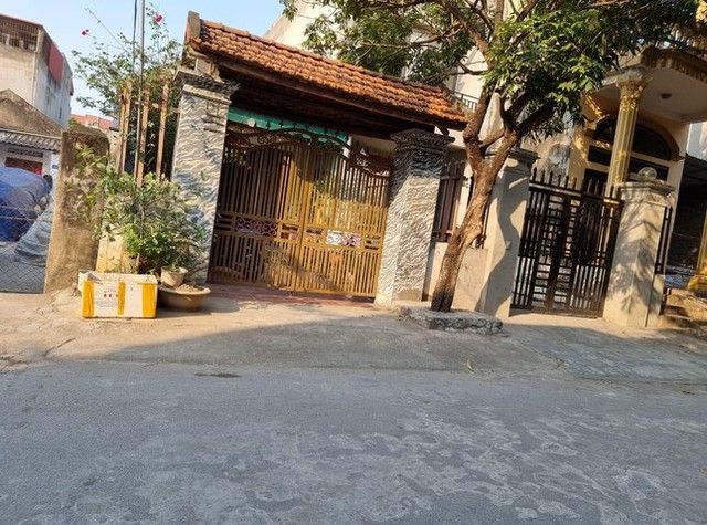 Kỳ lạ đường dây nhập siêu xe biếu tặng: Người nghèo nhận siêu xe - Ảnh 2.