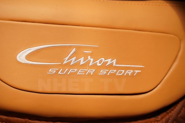 Nhóm thanh niên Quảng Ninh lái Bugatti Chiron tự chế hơn trăm km đến Hà Nội để nâng cấp nội thất: Vô-lăng carbon, hệ thống âm thanh mới, cabin bọc da sang trọng - Ảnh 5.