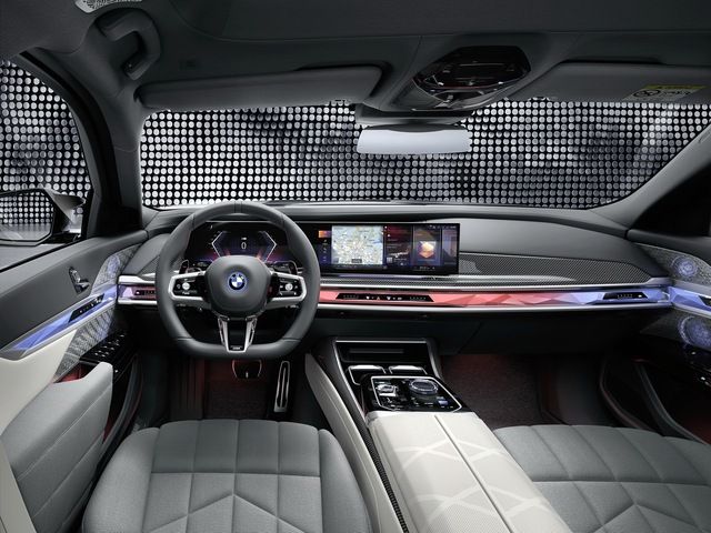 Cặp đôi BMW 7-Series và i7 năm 2023 đồng loạt có phiên bản hiệu suất cao: Mạnh nhất với 597 mã lực, đạt tốc độ tăng tốc ngang với siêu xe - Hình 4.