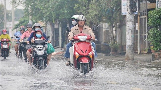 Phương pháp xử lý khi xe máy không khởi động được do bị ngập nước - Ảnh 2.