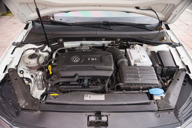 Rao bán chiếc Volkswagen Passat với giá 800 triệu đồng, chủ cửa hàng xe hơi chia sẻ: Xe này khó bán, người mua thường ưa chuộng VinFast Lux A - Ảnh 8.
