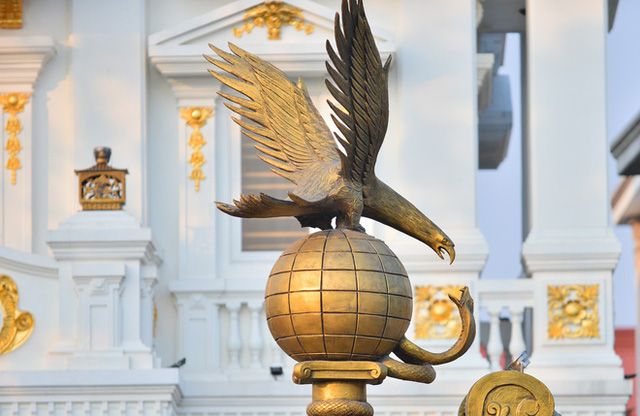 Gặp 'ông trùm nuôi lợn' tại Hải Dương, chiêm ngưỡng dàn siêu xe dát vàng trăm tỷ và biệt thự trong khu công viên rộng hàng nghìn mét vuông - Hình 11.