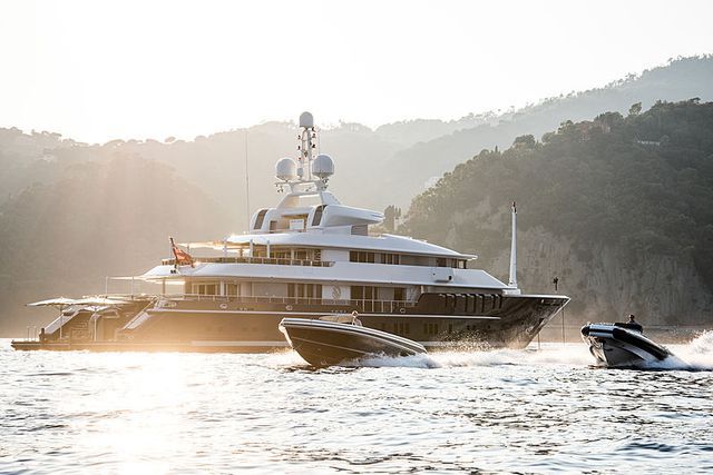 Bên trong con tàu siêu sang trọng trị giá 46 triệu USD mà Tom Cruise đã thuê để thư giãn trong thời gian dài. (Ảnh 3)