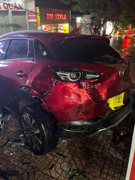Sau chỉ 15 phút lái chiếc Mazda CX-3 mới mua, tôi đã gặp tai nạn. Điều này khiến tôi nhận ra rằng đôi khi, cái giá chúng ta phải trả không chỉ là tiền bạc mà còn là sự hiểu biết về bản thân. - Ảnh 5.