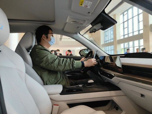 SUV Trung Quốc có thiết kế độc đáo, trang bị công nghệ tiên tiến và nội thất ba màn hình - Ảnh 5.