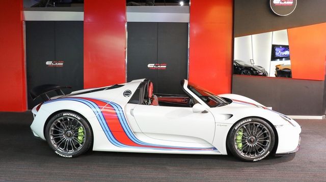 Chưa lâu sau khi mua siêu xe trị giá 200 tỷ, đại gia Hoàng Kim Khánh đã 'khớp lệnh' thêm siêu phẩm Porsche 918 Spyder bản đặc biệt có giá cao 'ngất ngưởng' - Ảnh 7.