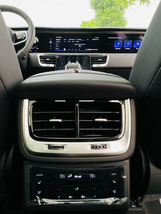 Lô xe Hongqi E-HS9 6 chỗ và 7 chỗ đầu tiên về Việt Nam: Xe SUV chạy điện, có giá từ 2,968 tỷ đồng, ngang hàng với Mercedes GLS và BMW X7 - Ảnh 11.