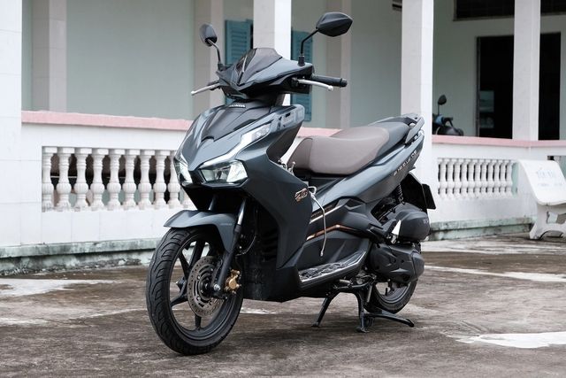 Bí mật về Honda Air Blade 2023 có thể ra mắt tại Việt Nam ngay tháng 5: Động cơ vượt trội hơn SH 150i, gây áp lực cho Yamaha NVX - Ảnh 1.