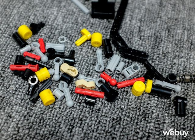 Trải nghiệm LEGO 1432 mảnh lần đầu: Mất 10 tiếng mới hoàn thành, tạo ra một mô hình chi tiết của xe đua F1 McLaren - Ảnh 5.