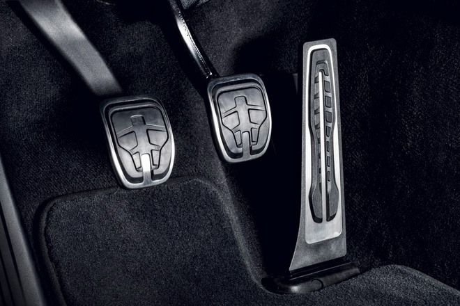 Hộp số sàn đã xuất hiện trên chiếc xe thể thao của Toyota, đánh dấu sự thay đổi đáng chú ý.