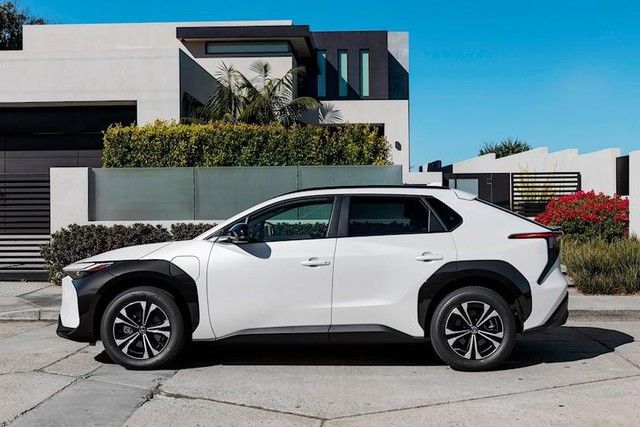 Công nghệ pin mới của Toyota đủ để cung cấp năng lượng cho một gia đình - Ảnh 1.